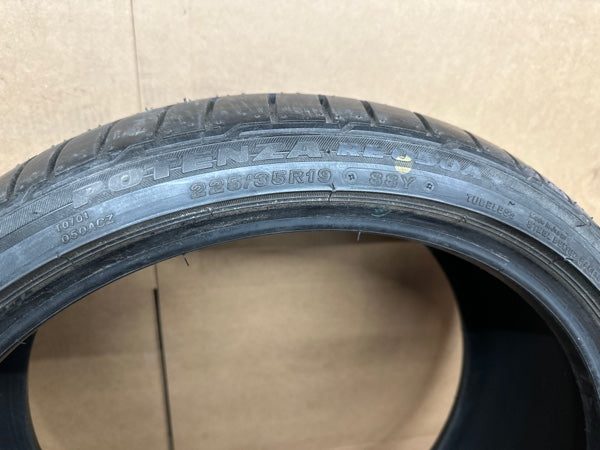 Tire Bridgestone Potenza Re050A Size 225/35/19